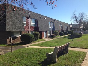Tomlinson Court Apartments Tomlinson Court Apartments