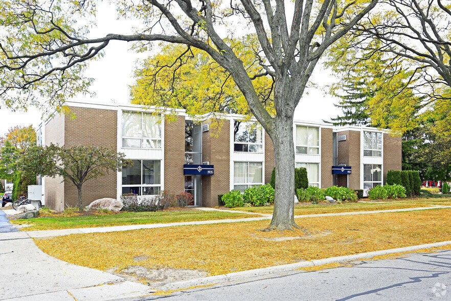 Eton Square Birmingham, MI Apartment Finder