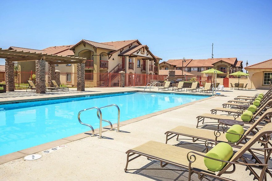 Village at Henderson Porterville, CA Apartment Finder