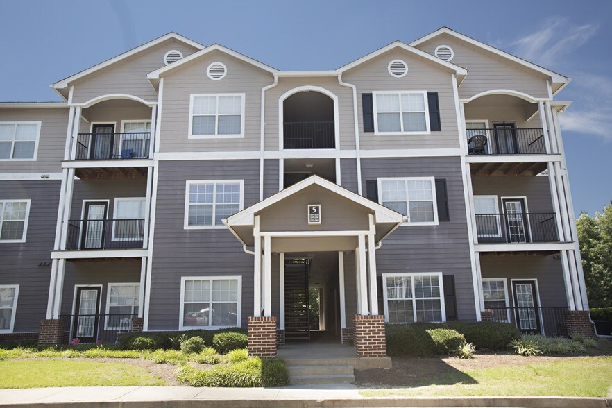 Peachtree Landing Fairburn, GA Apartment Finder
