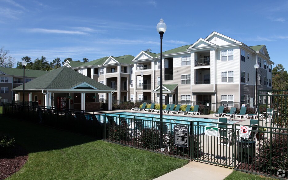 North Hills at Town Center Raleigh, NC Apartment Finder
