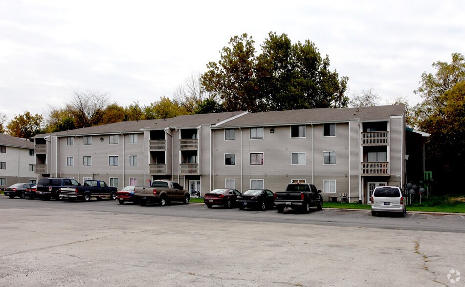 La Joya Apartments Indianapolis, IN Apartment Finder