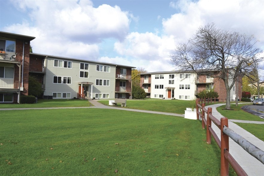 Hidden Valley Apartments Syracuse, NY Apartment Finder