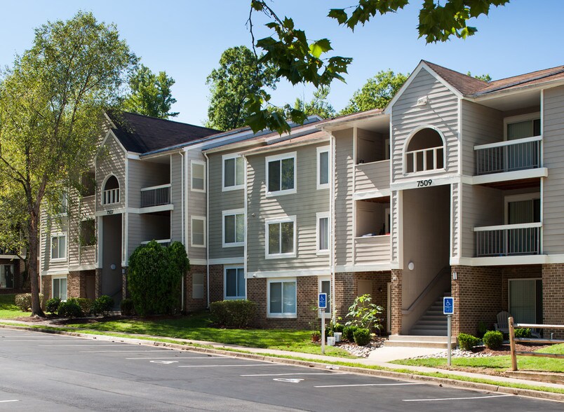 Woodside Lorton, VA Apartment Finder