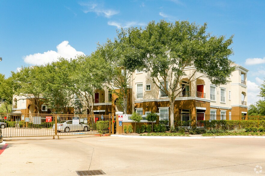 Reserve at the Fountains Stafford, TX Apartment Finder