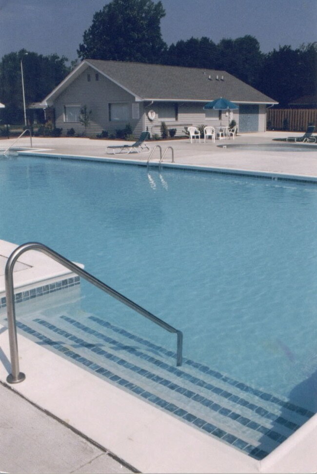 Estates At Eagle's Pointe Peru, IN Apartment Finder