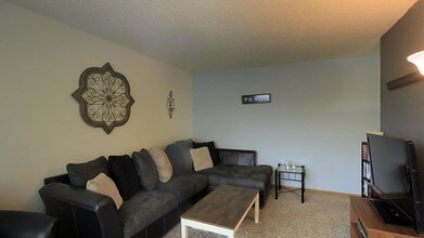 Parkwest Gardens West Fargo Nd Apartment Finder 1br 1ba 650 Sf Parkwest Gardens