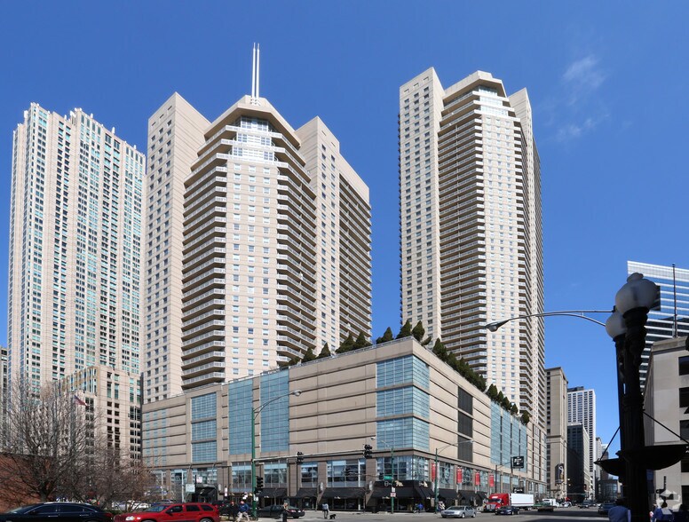 GRAND PLAZA Chicago, IL Apartment Finder