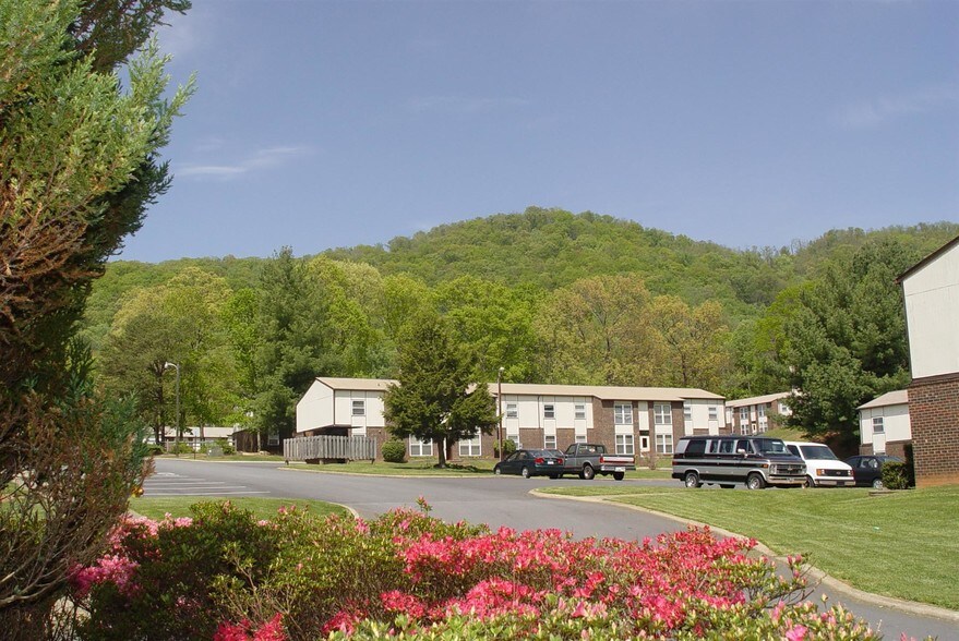Spruce Hill Apartments Spruce Hill Apartments