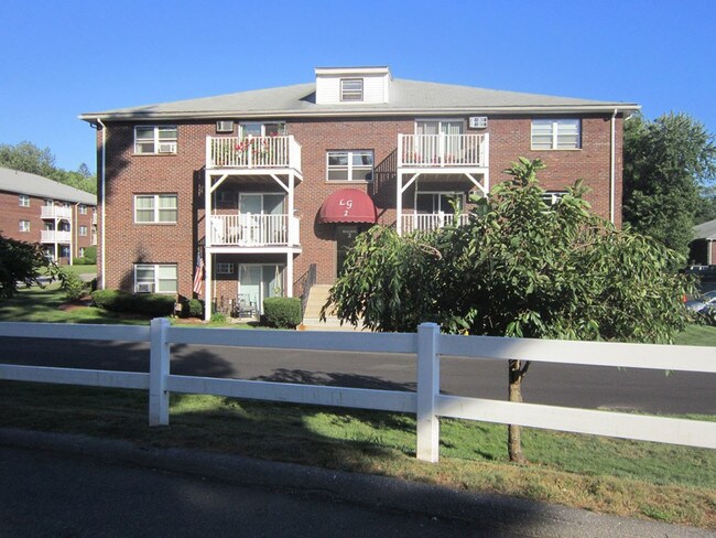 Lonvale Gardens Amesbury Ma Apartment Finder Lonvale Gardens