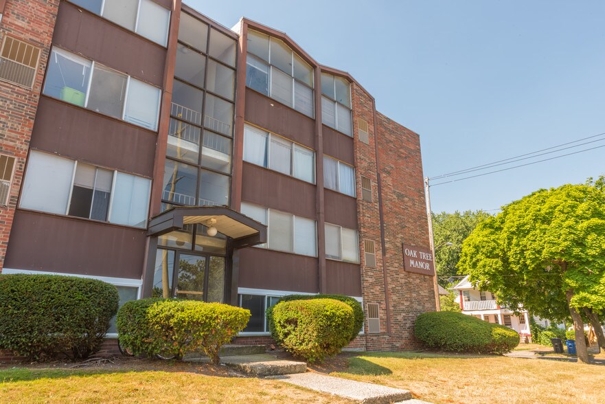 Oak Tree Manor Apartments Lakewood, OH Apartment Finder