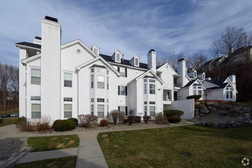 The Residences at Brentwood North Providence, RI Apartment Finder