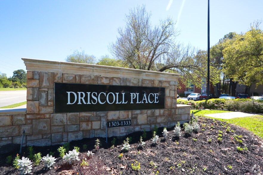 Driscoll Place Houston, TX Apartment Finder