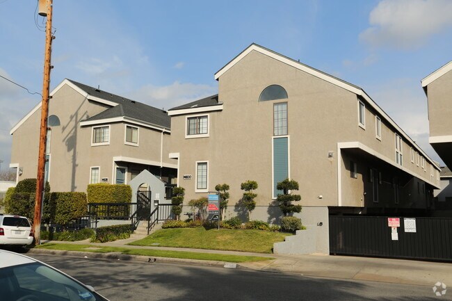 Larch Luxury Townhomes - Lawndale, CA | Apartment Finder