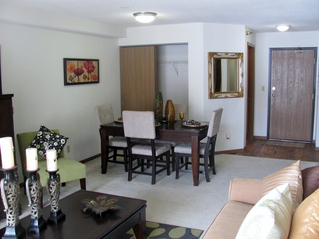 Fountain Place Eden Prairie, MN Apartment Finder