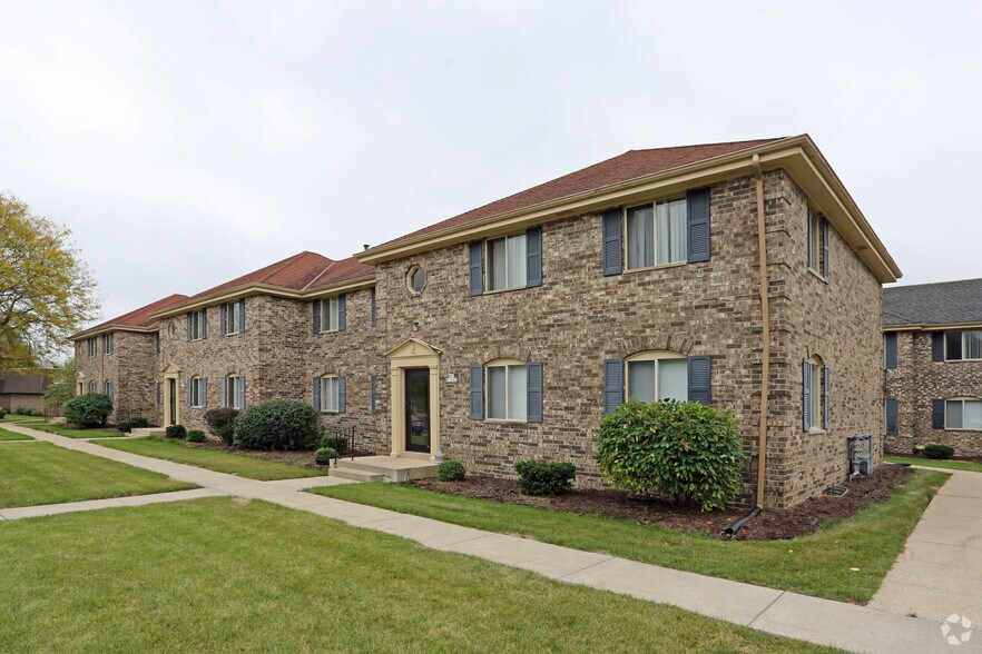 Stone Point Apartments Menomonee Falls, WI Apartment