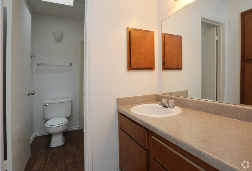 Bathroom Fixtures Grapevine Texas shorewood park townhomes - grapevine, tx | apartment finder Bathroom Fixtures Grapevine Texas shorewood park townhomes - grapevine, tx | apartment finder