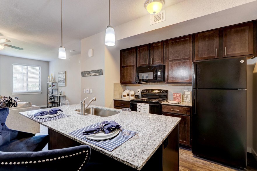 The Landing OKC Oklahoma City, OK Apartment Finder