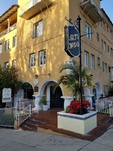 Cau Alto Nido Apartments Los Angeles Ca Apartment Finder