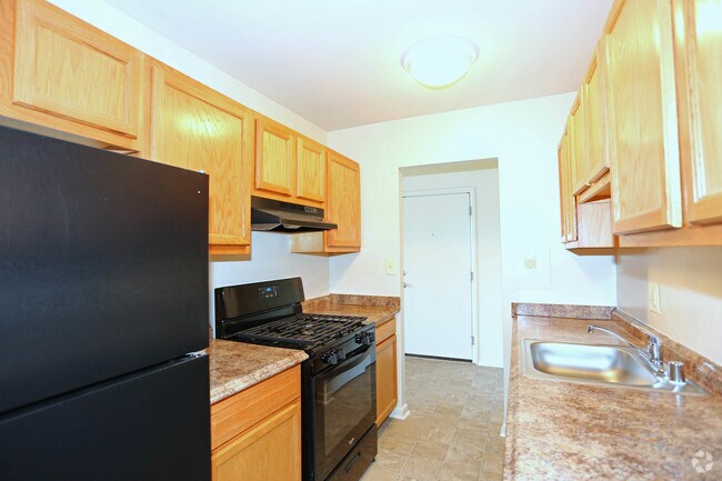 Oakview Apartments Windsor Mill, MD Apartment Finder