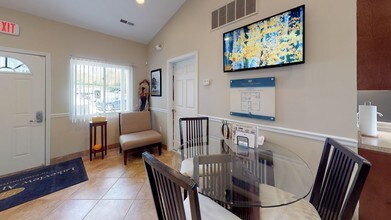 Lakeview Apartments Farmington Hills Mi Apartment Finder Leasing Center Lakeview Apartments