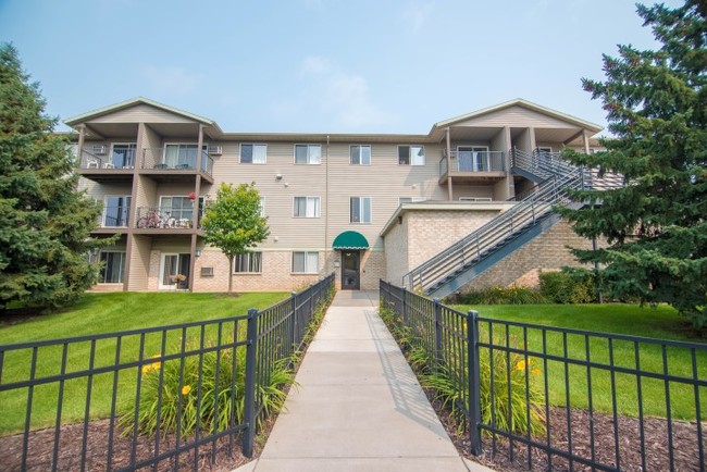 Dove Tree Apartments - Elk River, MN | Apartment Finder