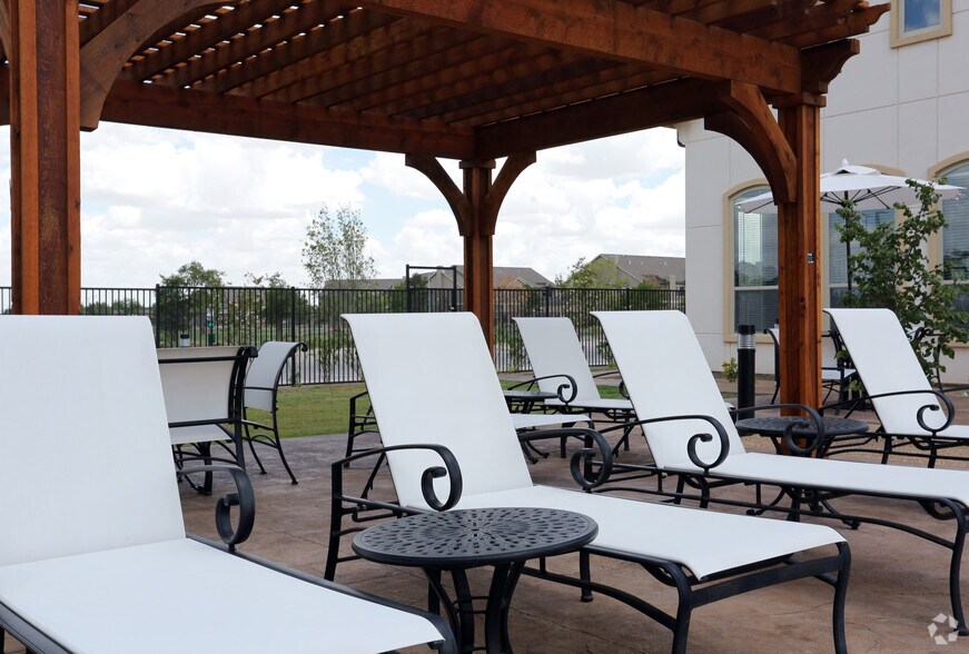 El Mirador Apartments At Elm Park Lubbock Tx Apartment Finder