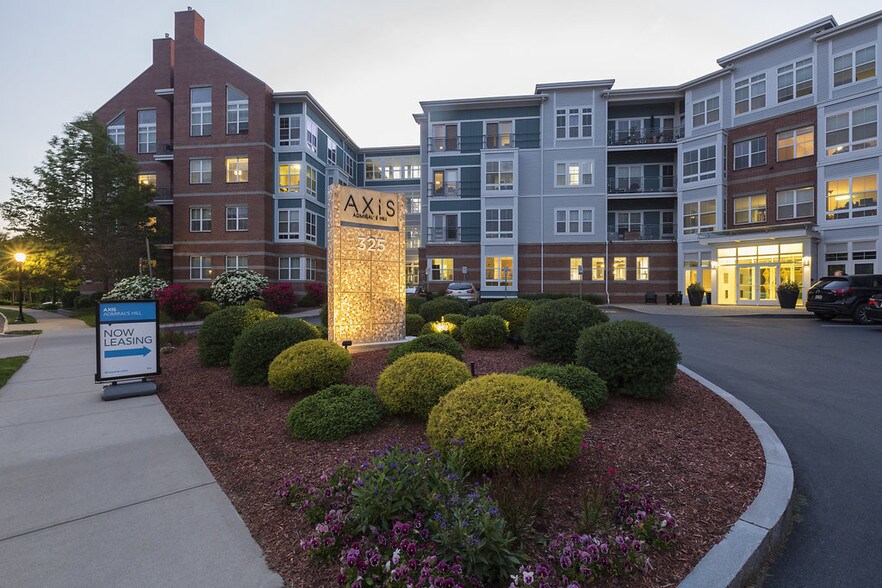 Axis Admiral�s Hill Chelsea, MA Apartment Finder