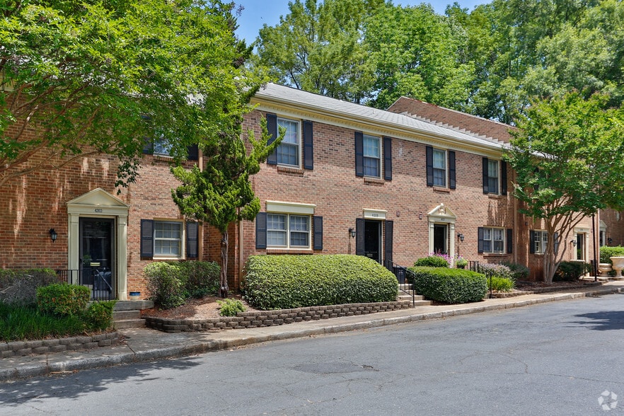 The Colony Apartments - Charlotte, NC | Apartment Finder