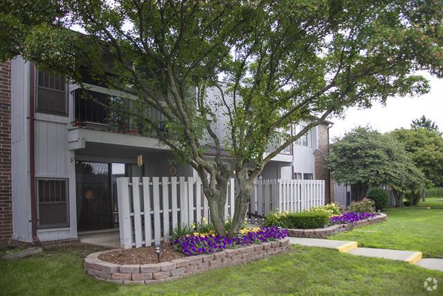 Three Oaks Apartments Troy Mi Apartment Finder