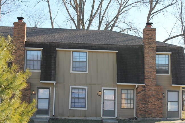 Millwood Townhomes & Apartments - Blue Springs, MO | Apartment Finder