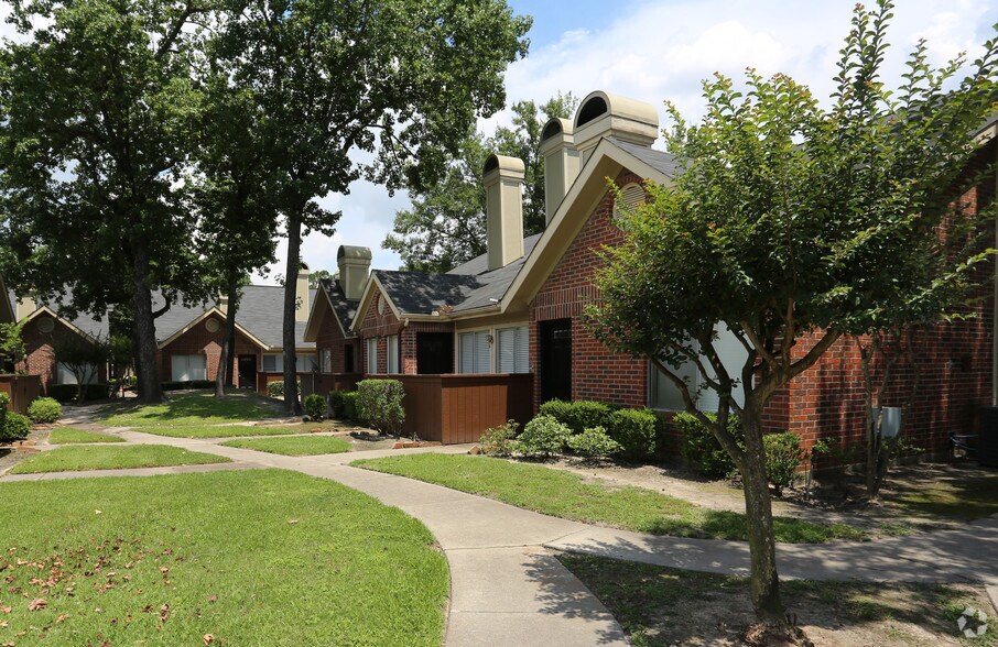 Applewood Village Townhomes Houston, TX Apartment Finder