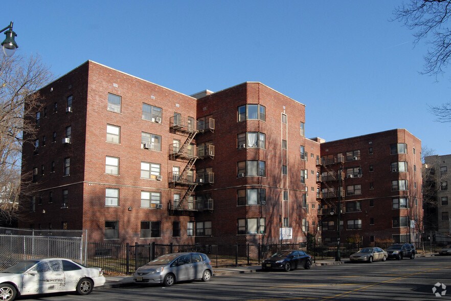 Weequahic Park Apartments IV Newark, NJ Apartment Finder