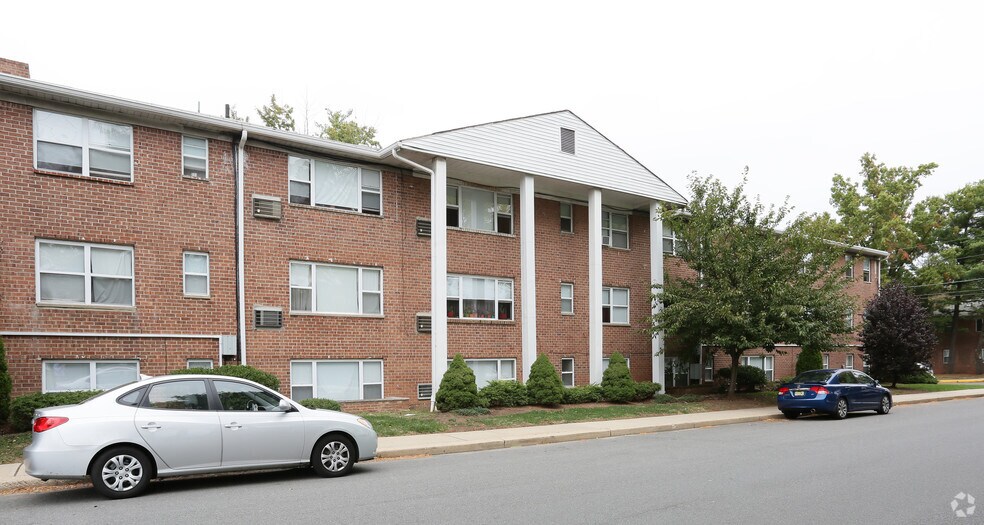 Cloverleaf Gardens Woodbridge, NJ Apartment Finder