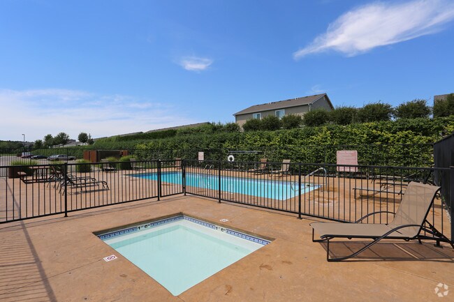 Highland Ridge Apartments Manhattan, KS Apartment Finder