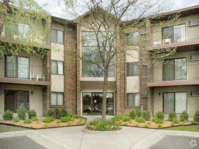 Cedar Hills Apartment Homes MN Apartment