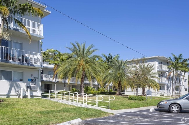 Prestige Pointe North Miami Fl Apartment Finder