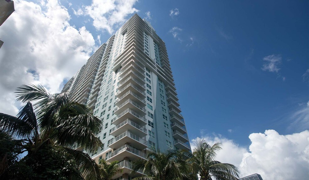 Yacht Club At Brickell Apartments Miami Fl Apartment Finder