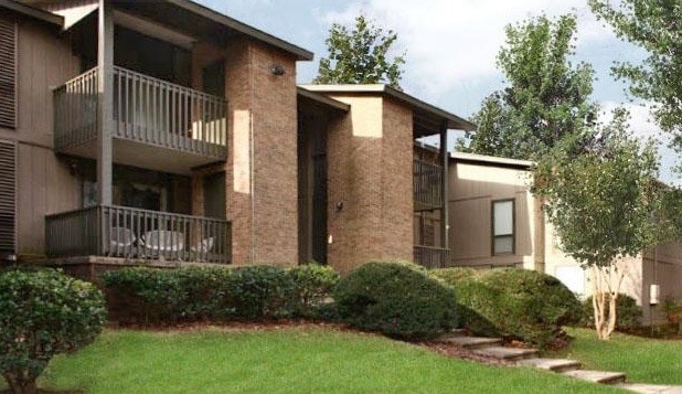Yester Oaks Apartments Yester Oaks Apartments