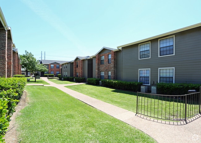 Promenade At Valley Creek Apartments Promenade At Valley Creek Apartments