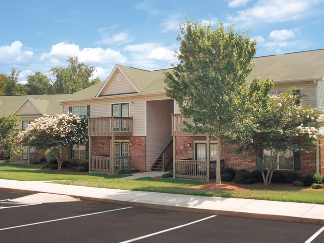 Cedar Trace Apartments Greensboro