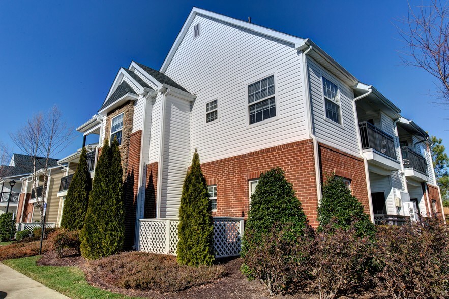 Crowne Village At Swift Creek Apartments Crowne Village At Swift Creek Apartments