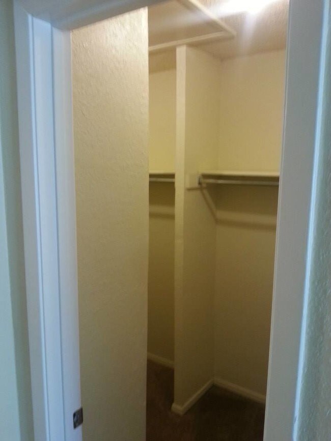 Holly Hills Denton, TX Apartment Finder