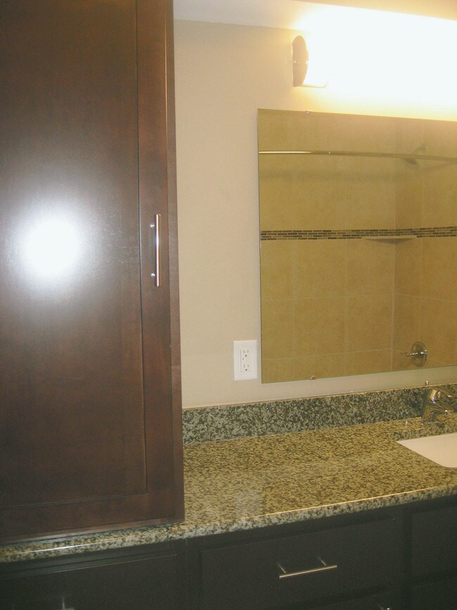 Oakcrest Condominiums Iowa City, IA Apartment Finder