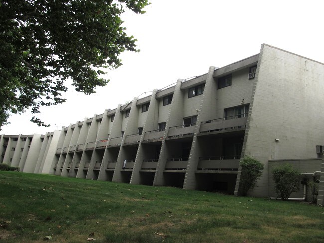 Park Place Apartments - Cleveland, OH | Apartment Finder