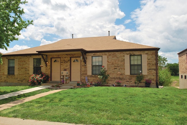 Highland House Villas - Arnold, MO | Apartment Finder