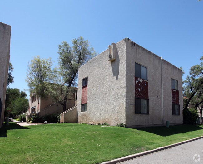 Plum Tree Apartments Tucson, AZ Apartment Finder