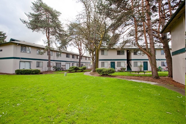 Hallmark Apartments - Springfield, OR | Apartment Finder