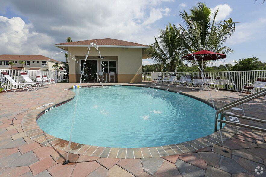 Mirage Bay Rental Townhomes Fort Myers, FL Apartment Finder