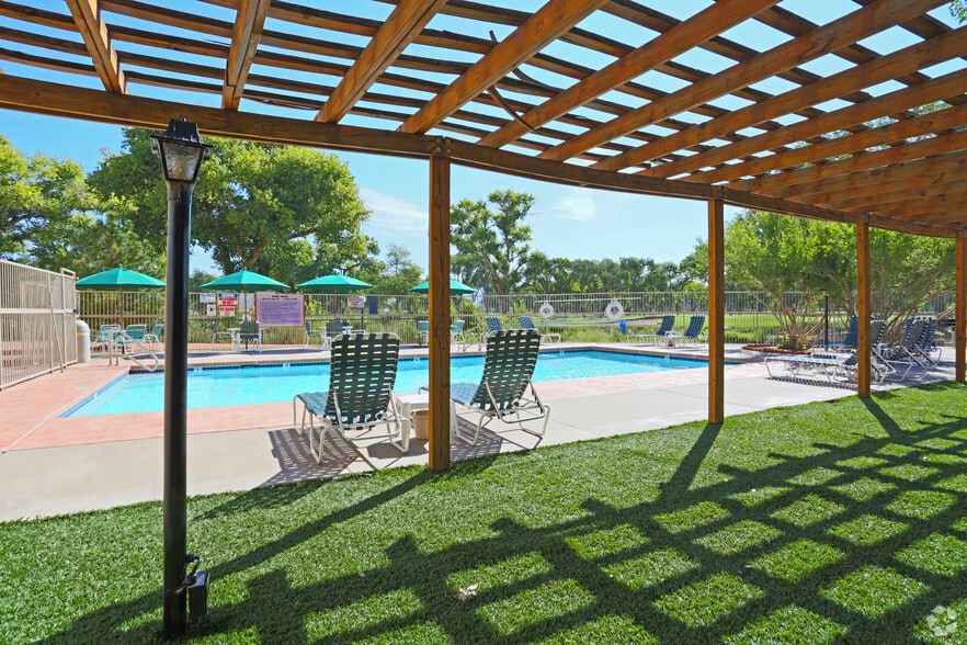 The Beach Albuquerque, NM Apartment Finder